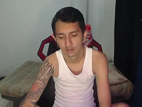 Snapshot of brianbigcock777 chatting on April 15, 2026, 5:06 pm brianbigcock777 online show from April 15, 2026, 5:06 pm