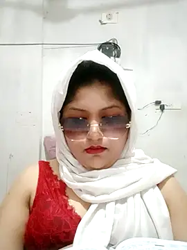 Snapshot of Nusrat-N chatting on March 8, 2026, 2:04 am Nusrat-N online show from March 8, 2026, 2:04 am