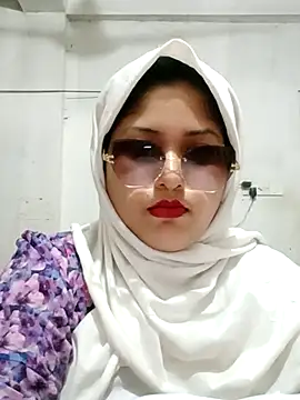 Snapshot of Nusrat-N chatting on April 12, 2026, 9:51 pm Nusrat-N online show from April 12, 2026, 9:51 pm