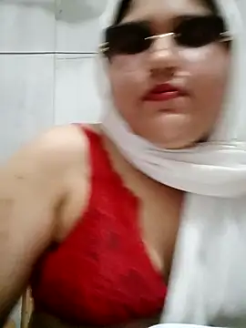 Snapshot of Nusrat-N chatting on March 8, 2026, 1:44 am Nusrat-N online show from March 8, 2026, 1:44 am