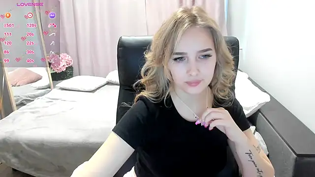 Snapshot of TaisiaHot chatting on February 25, 2026, 9:09 am TaisiaHot online show from February 25, 2026, 9:09 am