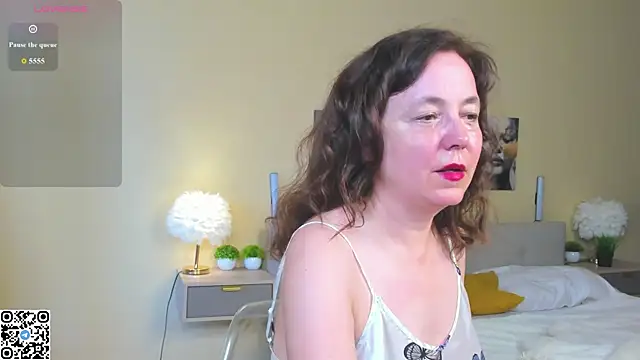Kira Adler online show from June 7, 2026, 1:00 am