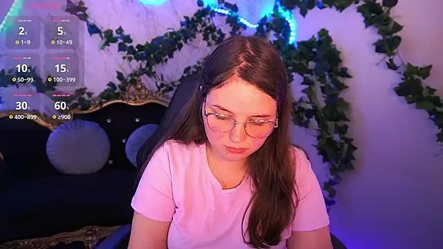 SophieDreamss online show from November 15, 2025, 3:05 pm