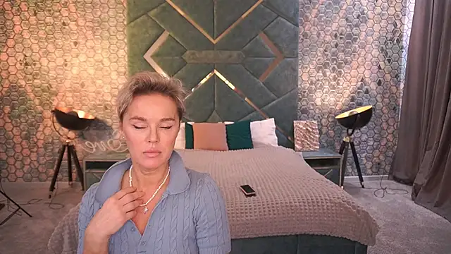 Snapshot of PleasureWeCouple chatting on November 14, 2025, 7:01 am PleasureWeCouple online show from November 14, 2025, 7:01 am