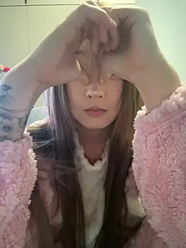 lelebaybay888 online show from February 3, 2026, 6:02 pm