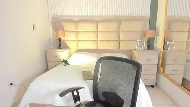 Snapshot of AdharaSweet1_ chatting on March 1, 2026, 7:30 am AdharaSweet1 online show from March 1, 2026, 7:30 am