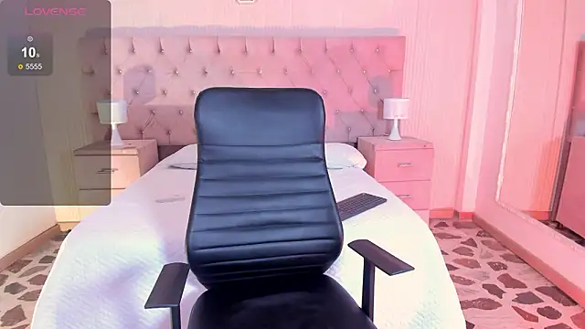 Snapshot of AdharaSweet1_ chatting on February 4, 2026, 5:13 am AdharaSweet1 online show from February 4, 2026, 5:13 am