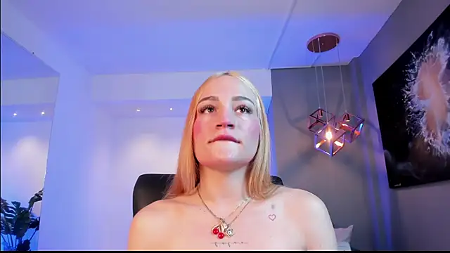 MadisonAnngel online show from January 8, 2026, 7:42 pm