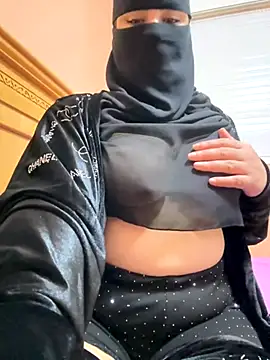 Snapshot of _Laiali_ chatting on October 1, 2025, 11:47 am Laiali online show from October 1, 2025, 11:47 am