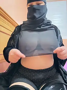 Snapshot of _Laiali_ chatting on October 3, 2025, 11:12 am Laiali online show from October 3, 2025, 11:12 am