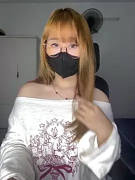 Meowyeuk6 online show from March 16, 2026, 5:04 am