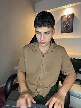 AdrianRinaldi online show from April 1, 2026, 8:06 pm