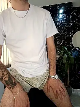 Snapshot of Rafael_Mendezz chatting on January 13, 2026, 8:35 pm Rafael Mendezz online show from January 13, 2026, 8:35 pm