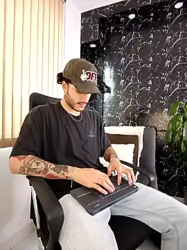 Snapshot of Rafael_Mendezz chatting on January 31, 2026, 8:51 pm Rafael Mendezz online show from January 31, 2026, 8:51 pm