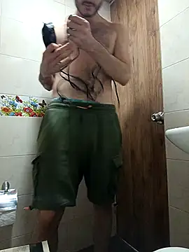 Snapshot of Rafael_Mendezz chatting on December 18, 2025, 6:45 pm Rafael Mendezz online show from December 18, 2025, 6:45 pm