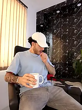 Snapshot of Rafael_Mendezz chatting on February 12, 2026, 8:30 pm Rafael Mendezz online show from February 12, 2026, 8:30 pm