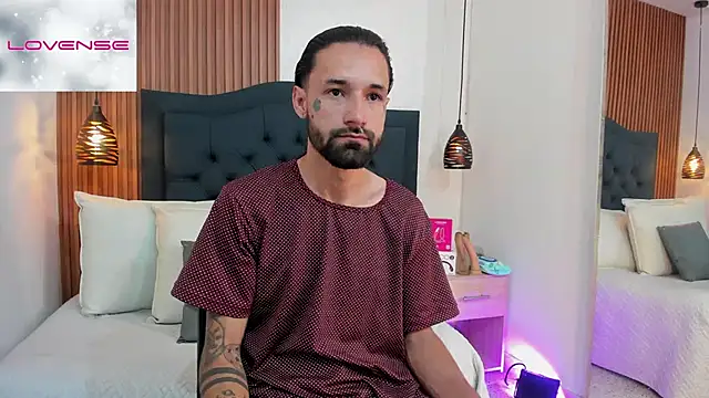 Hisoka 011 online show from March 25, 2026, 7:24 pm