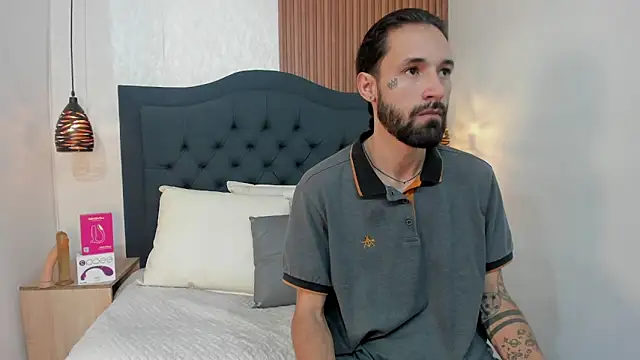 Hisoka 011 online show from April 8, 2026, 7:37 pm