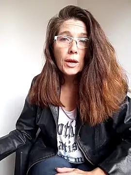 Snapshot of Merida2276 chatting on November 7, 2025, 3:27 pm Merida2276 online show from November 7, 2025, 3:27 pm