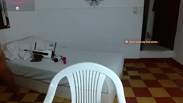 Snapshot of CanelaDeluxe chatting on March 3, 2026, 3:41 pm CanelaDeluxe online show from March 3, 2026, 3:41 pm