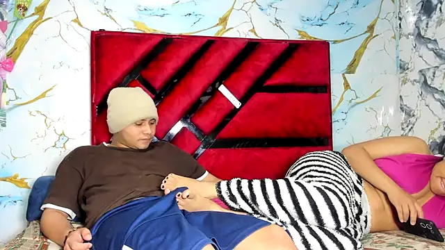 Snapshot of hot_lady19 chatting on March 13, 2026, 6:13 pm hot lady19 online show from March 13, 2026, 6:13 pm