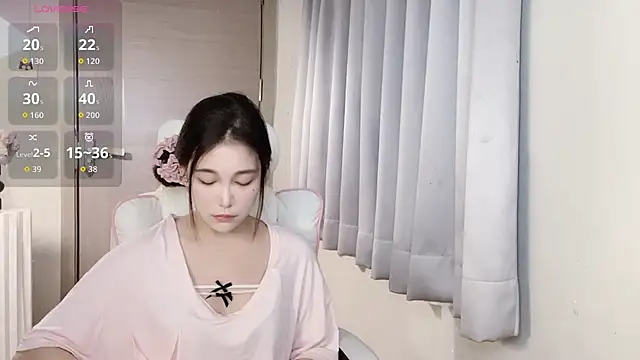 Snapshot of Xiao--Lin chatting on September 16, 2025, 2:29 pm Xiao--Lin online show from September 16, 2025, 2:29 pm