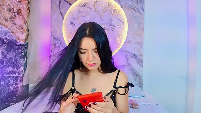 Snapshot of RoxanaBorns_ chatting on October 8, 2025, 12:07 pm RoxanaBorns  online show from October 8, 2025, 12:07 pm