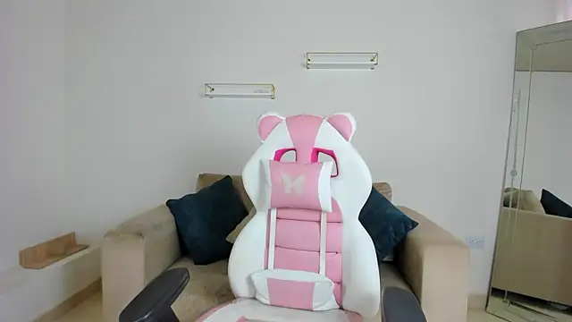 Snapshot of april_smiith chatting on February 10, 2026, 12:15 pm april smiith online show from February 10, 2026, 12:15 pm