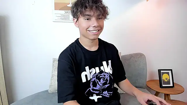 Snapshot of Honeymoon_sariel chatting on February 19, 2026, 7:44 pm Honeymoon sariel online show from February 19, 2026, 7:44 pm