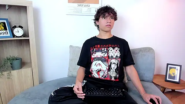 Snapshot of Honeymoon_sariel chatting on February 5, 2026, 1:29 pm Honeymoon sariel online show from February 5, 2026, 1:29 pm