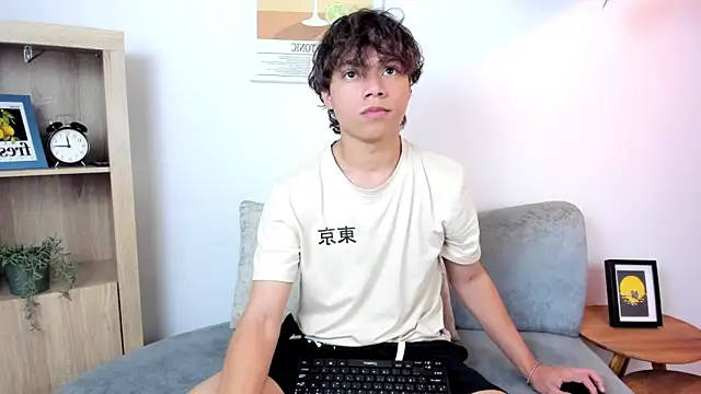 Snapshot of Honeymoon_sariel chatting on February 1, 2026, 8:07 pm Honeymoon sariel online show from February 1, 2026, 8:07 pm