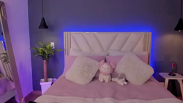 NaishaFord 1 online show from March 25, 2026, 3:17 am