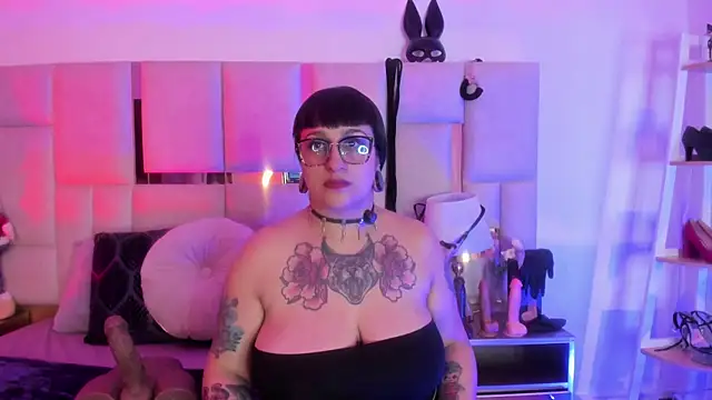 Violett Novoa online show from December 19, 2025, 7:16 pm