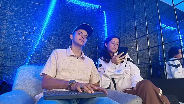 HellAndDante  online show from November 13, 2025, 10:24 pm