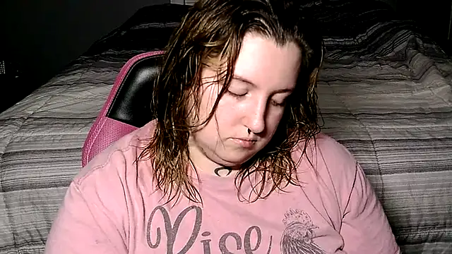 vanessraine online show from April 2, 2026, 2:19 am