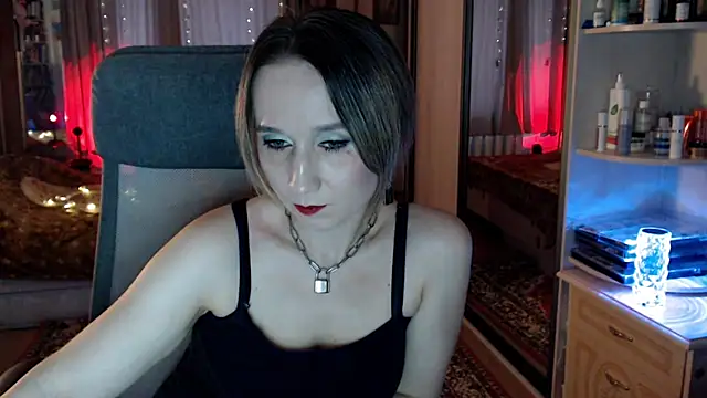 ClassyInna online show from November 18, 2025, 8:28 am