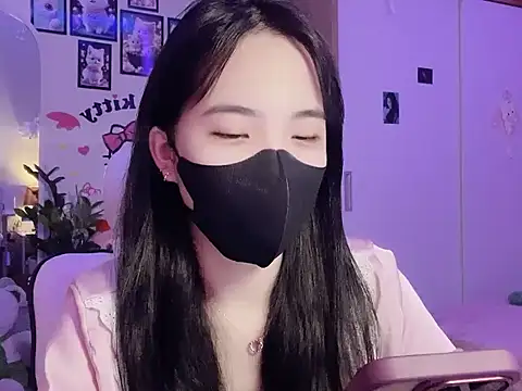 keelinnn19 online show from October 31, 2025, 11:40 am