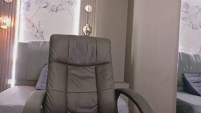 Snapshot of angeles_azul chatting on April 8, 2026, 3:24 pm angeles azul online show from April 8, 2026, 3:24 pm