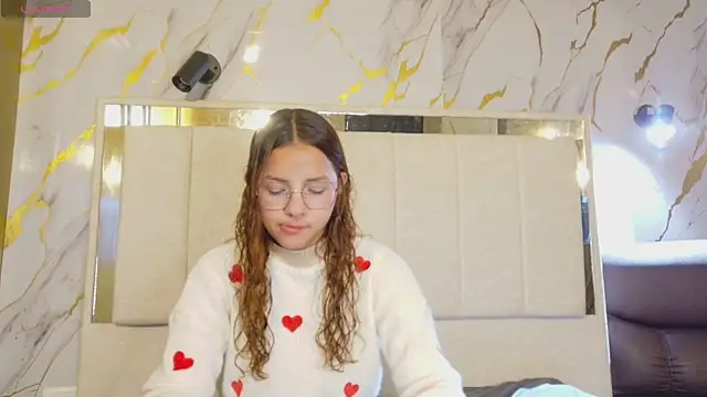 Snapshot of angeles_azul chatting on April 15, 2026, 1:37 pm angeles azul online show from April 15, 2026, 1:37 pm