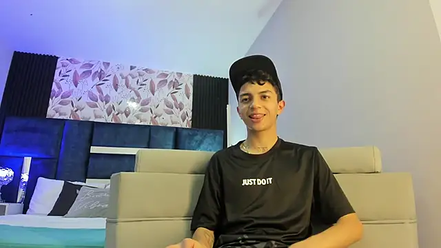 NickandAbby  online show from February 3, 2026, 7:52 pm