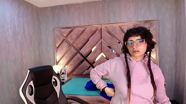 Babyyrasta666 online show from November 25, 2025, 3:29 am