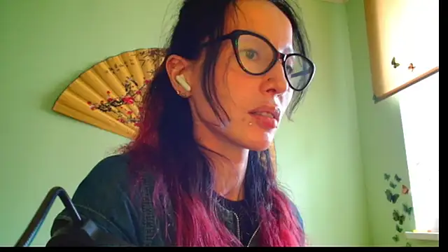 KiotoShine online show from November 5, 2025, 9:34 am