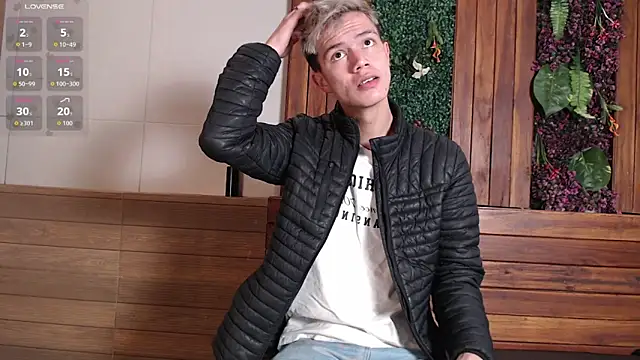 nicktorn online show from November 11, 2025, 12:11 pm