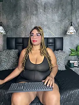 Snapshot of aranzzalatin chatting on June 26, 2026, 12:11 pm aranzzalatin online show from June 26, 2026, 12:11 pm
