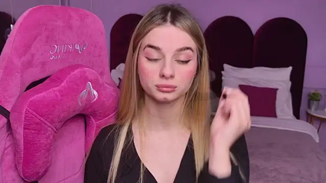 SweetyLicky online show from November 30, 2025, 4:08 pm