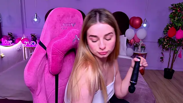 SweetyLicky online show from November 20, 2025, 4:07 pm