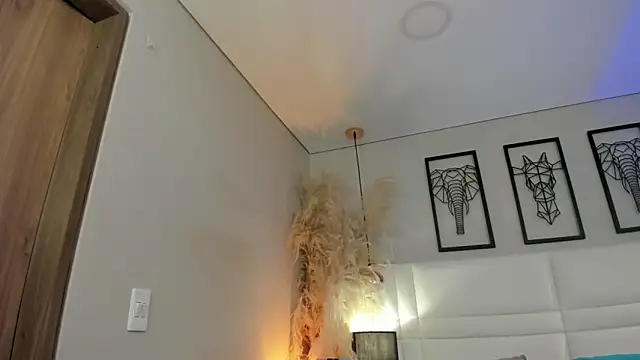 Viollet xoxo online show from November 28, 2025, 12:44 am