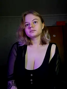 SlipperSherry online show from November 1, 2025, 8:46 pm