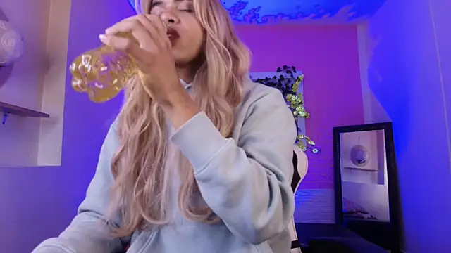 Katy bratz  online show from September 29, 2025, 12:39 am