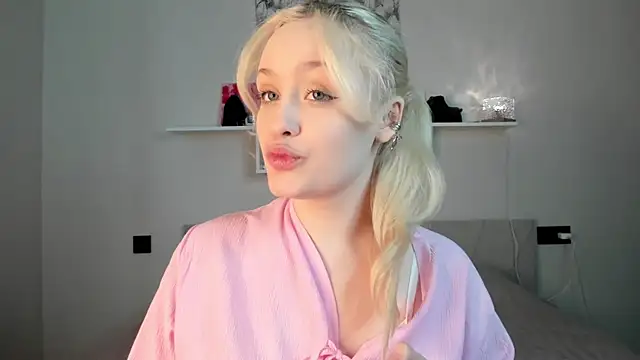 Snapshot of Julliakoill chatting on February 6, 2026, 10:00 am Julliakoill online show from February 6, 2026, 10:00 am